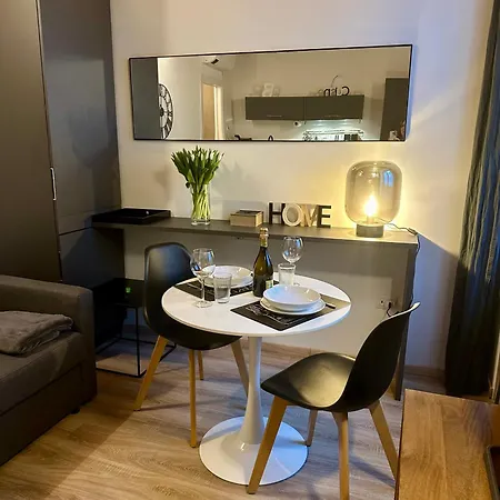 度假居 In Center With Patio *