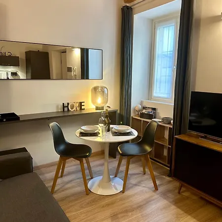 In Center With Patio Holiday home Como