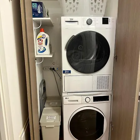 In Center With Patio Semesterbostad *